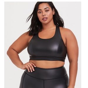 Torrid black coated strappy back active bra 🖤NWOT